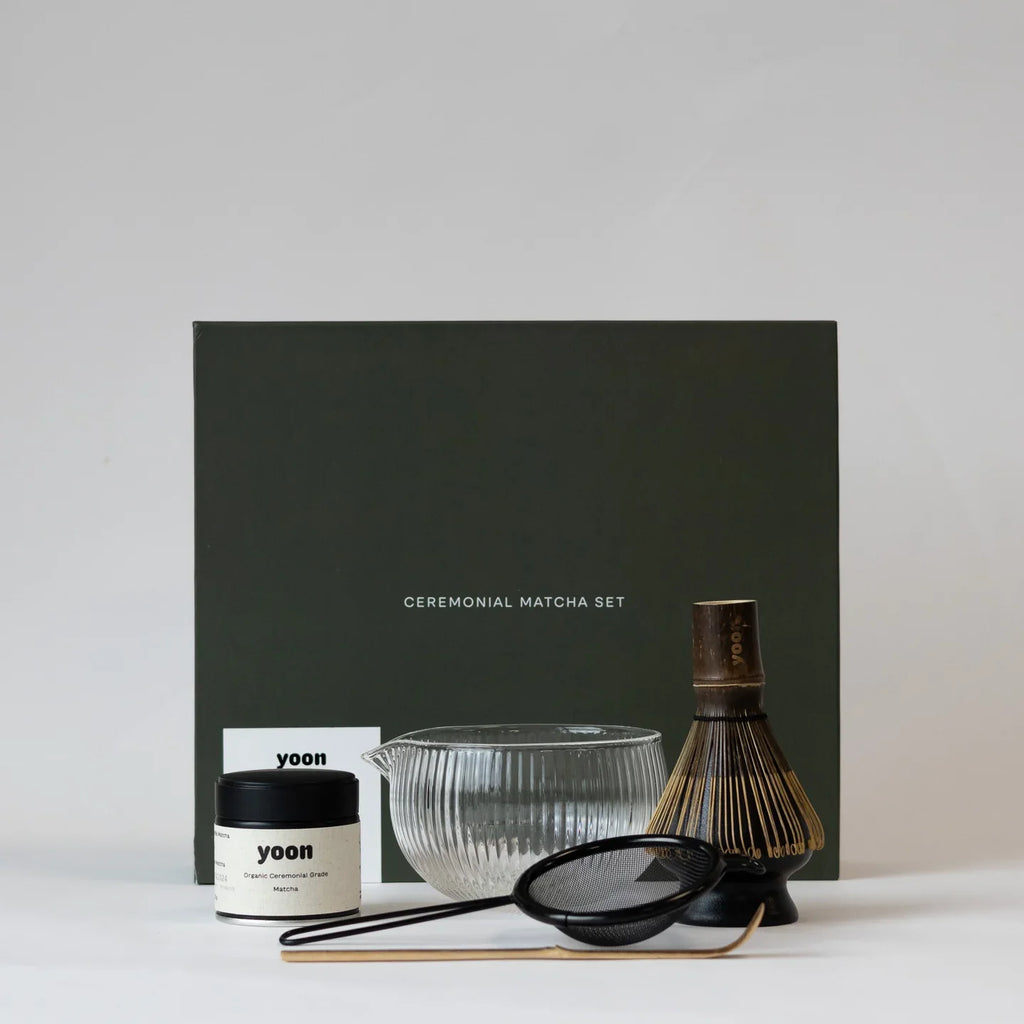 Ceremonial Matcha Gift Set met glazen matcha-kom, chasen en chashaku van Madmum Coffee Roasters